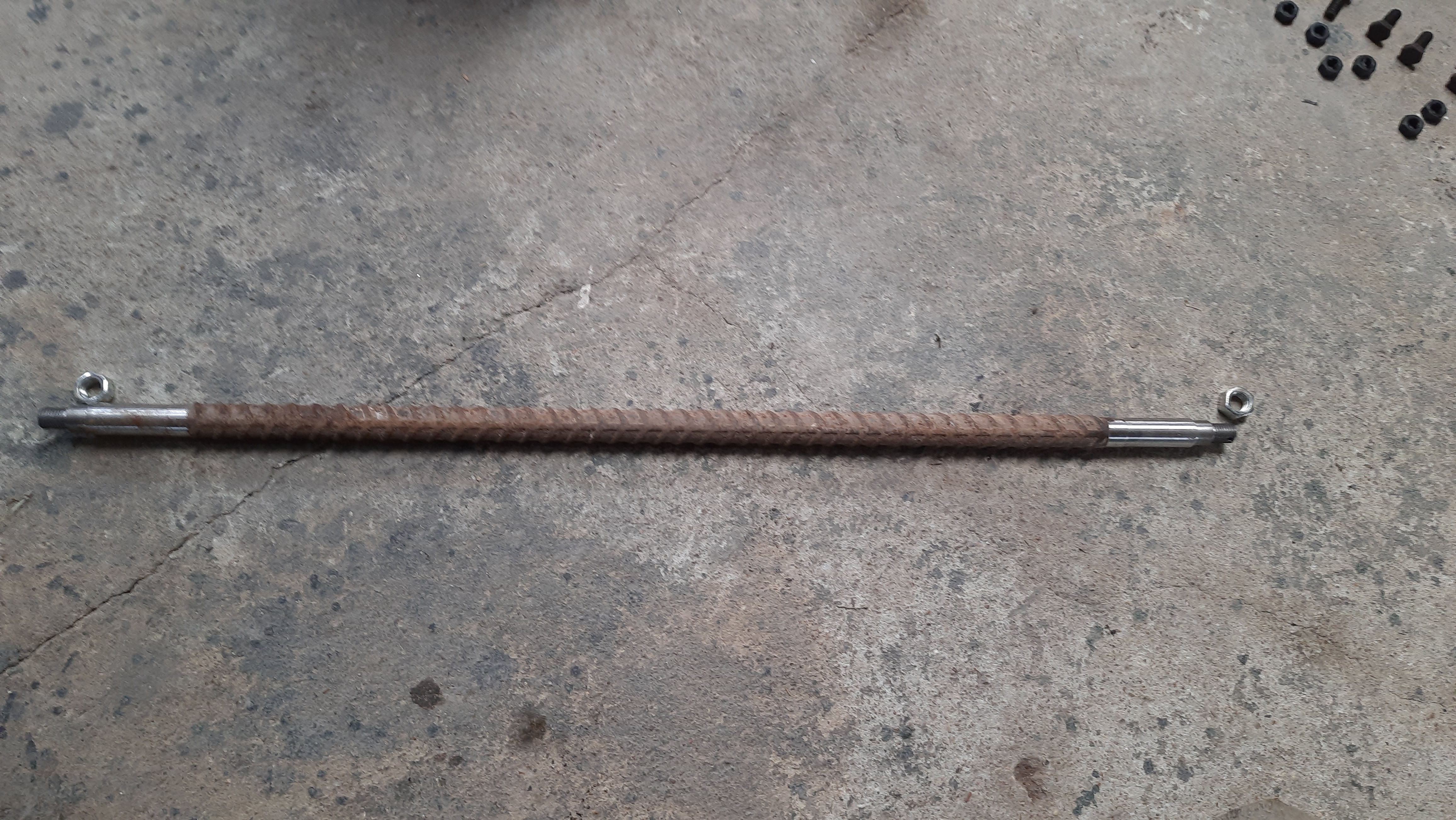 Axle of the 28-Wheel Vehicle Uses 6205 Bearings, the Turning Head Length Is 7cm.