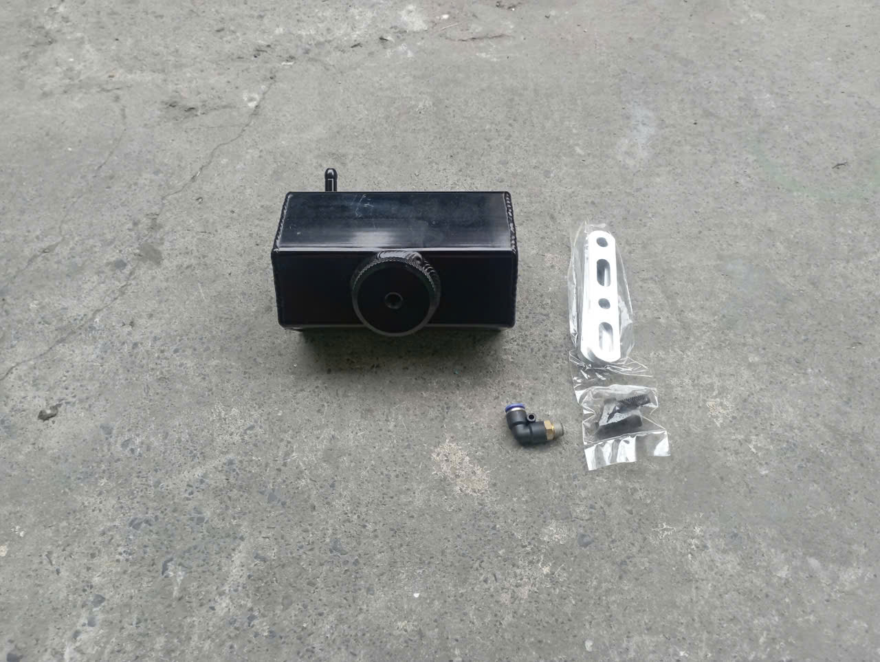 Thailand drag car Mini fuel tank, about 1 litre tank, drag ball
