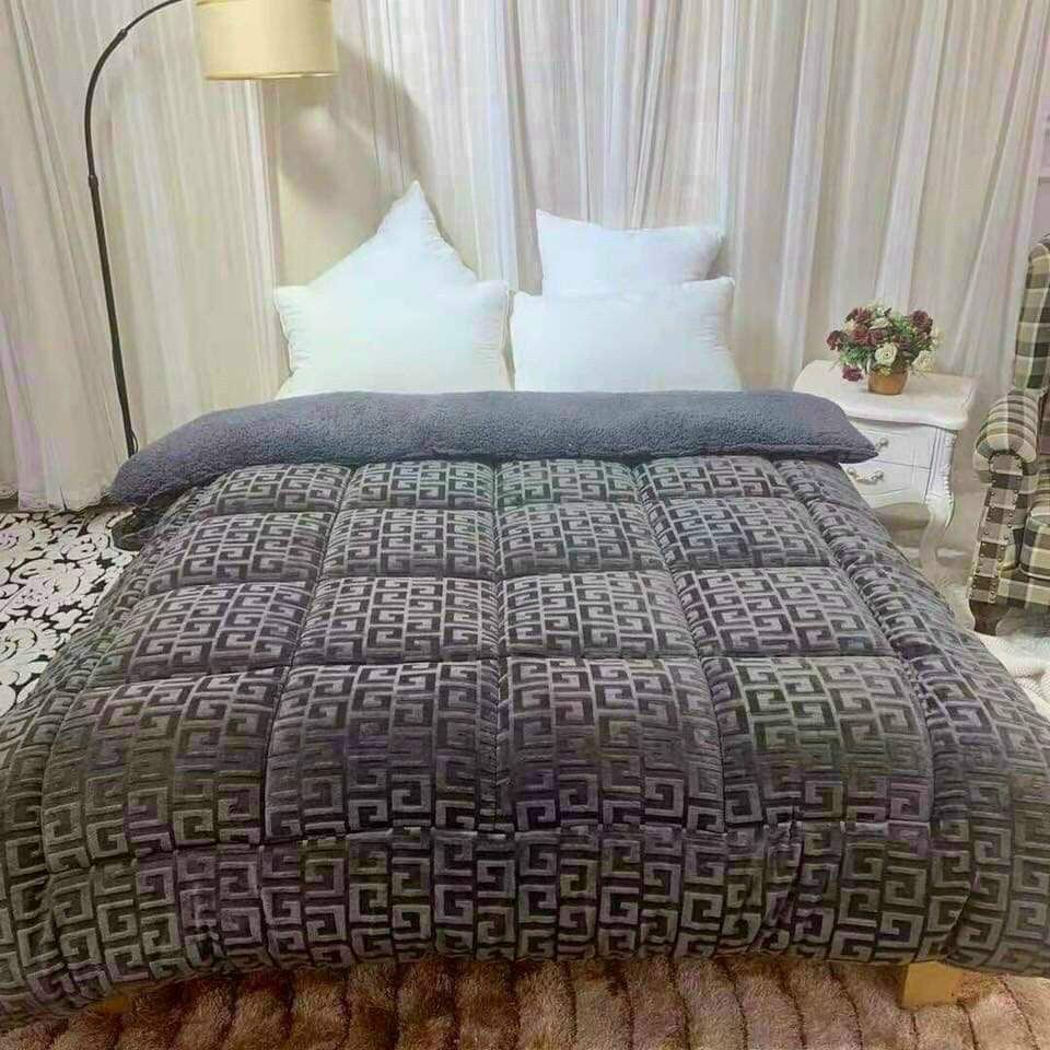 Chăn chữ vạn 3 lớp (siêu ấm)