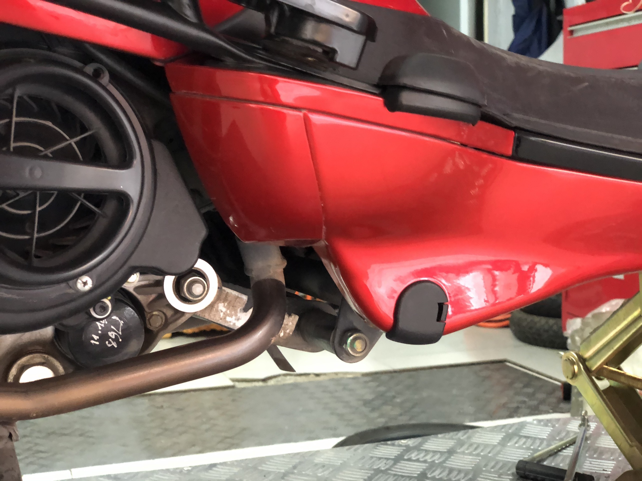 NÚT ĐẬY GẦM DÒNG XE VESPA