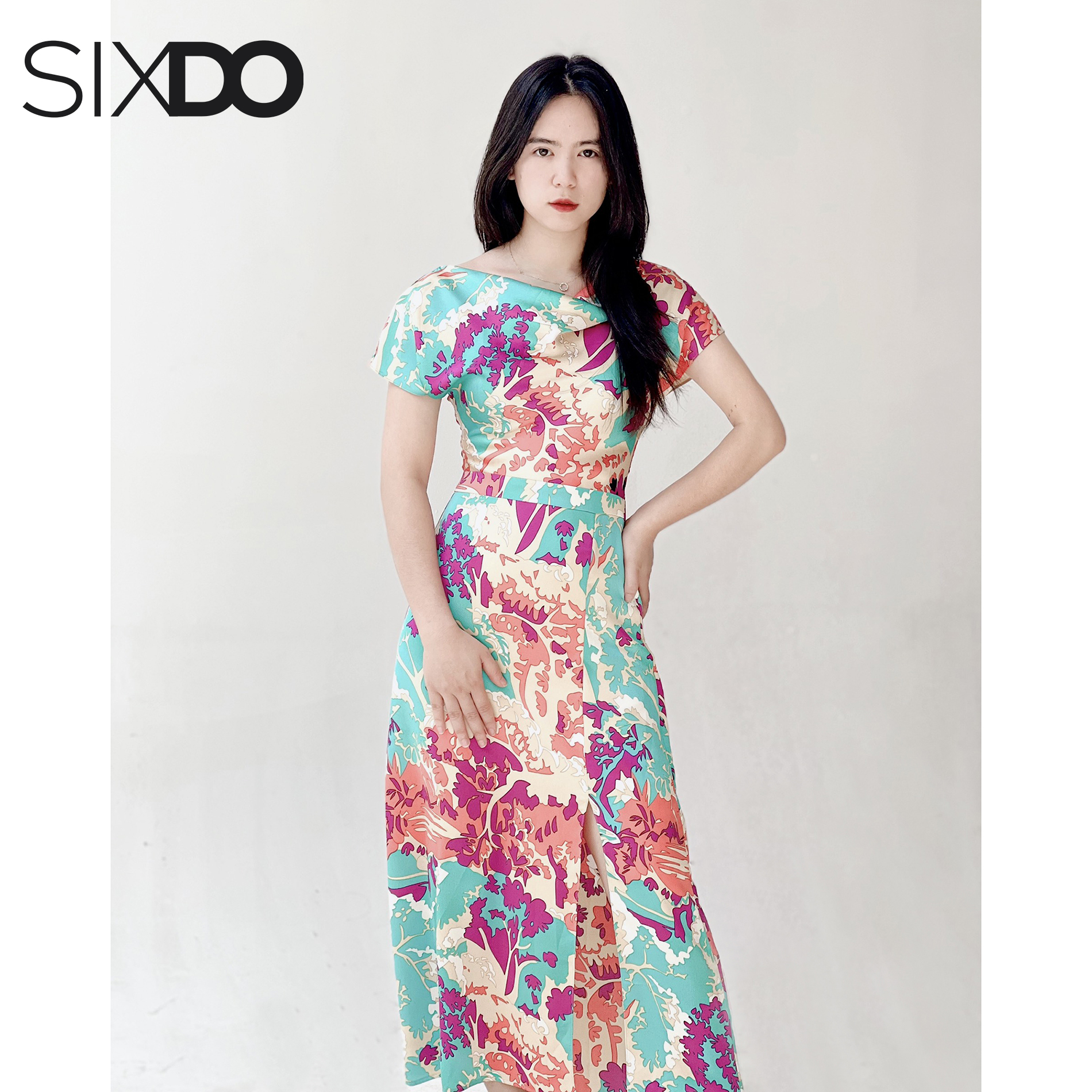 Đầm lụa cổ thuyền in họa tiết SIXDO (Printed Beige Boatneck Midi Silk Dress)