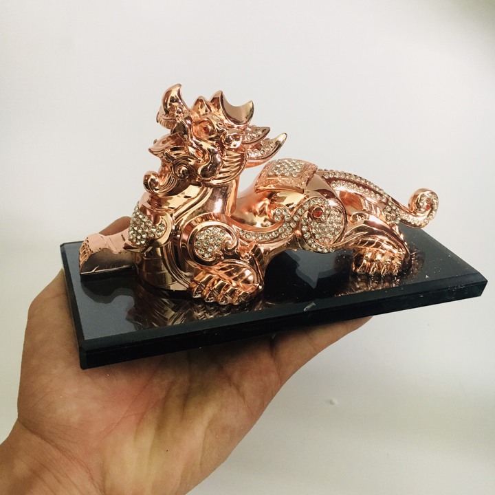 Feng Shui statue car decoration desk premium perfume gift