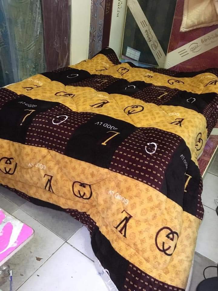 Chăn lông cừu 3 lớp dày siêu ấm 2,5kg.
