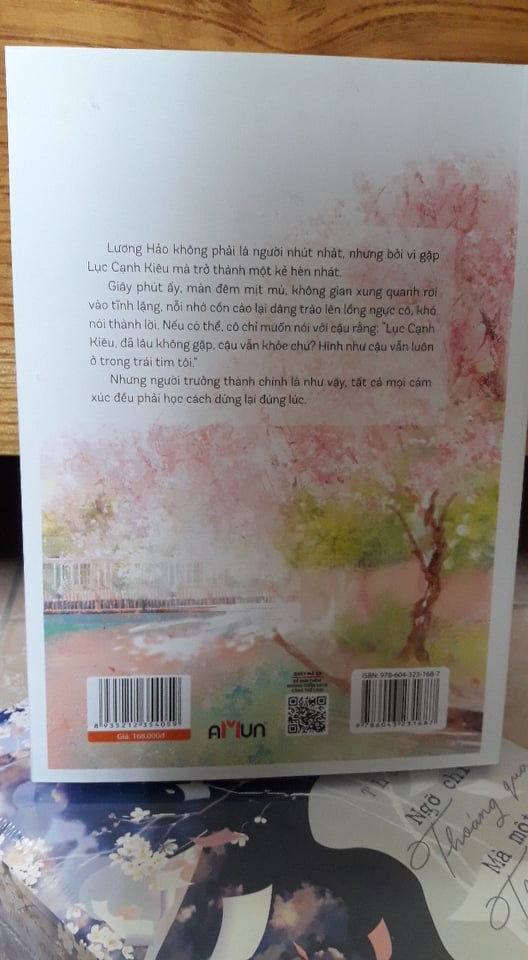 Lại đây, ôm cái nào! (tặng kèm 01 bookmark + 01 tập giấy nhớ + 4 bìa gác màu in kèm) - Tả Đồng