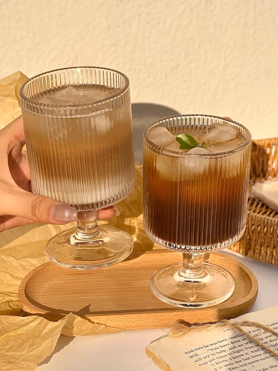 Ly thủy tinh có chân họa tiết sọc, cốc thủy tinh đựng kem, sinh tố đá xay