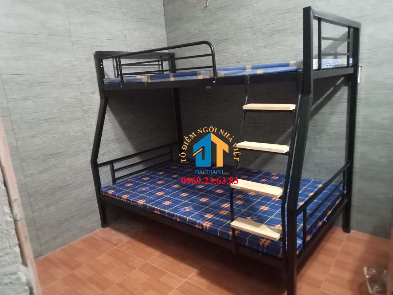 Giường sắt 2 tầng trên 1m2 dưới 1m4 vuông 4 x 4 đại thành