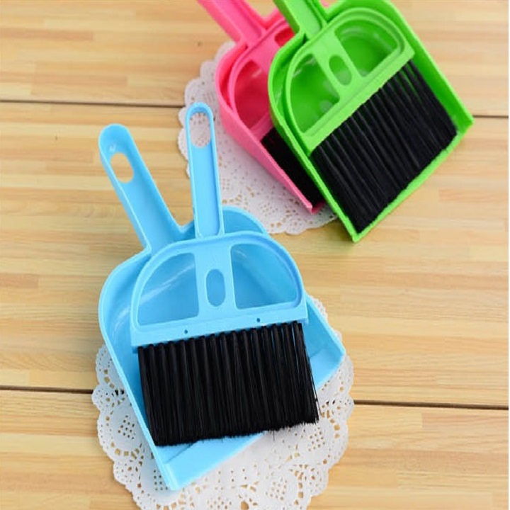 BỘ CHỔI NHỰA KÈM KY HỐT MINI DÙNG QUÉT BỤI BÀN LÀM VIỆC, BÀN PHÍM. TH009