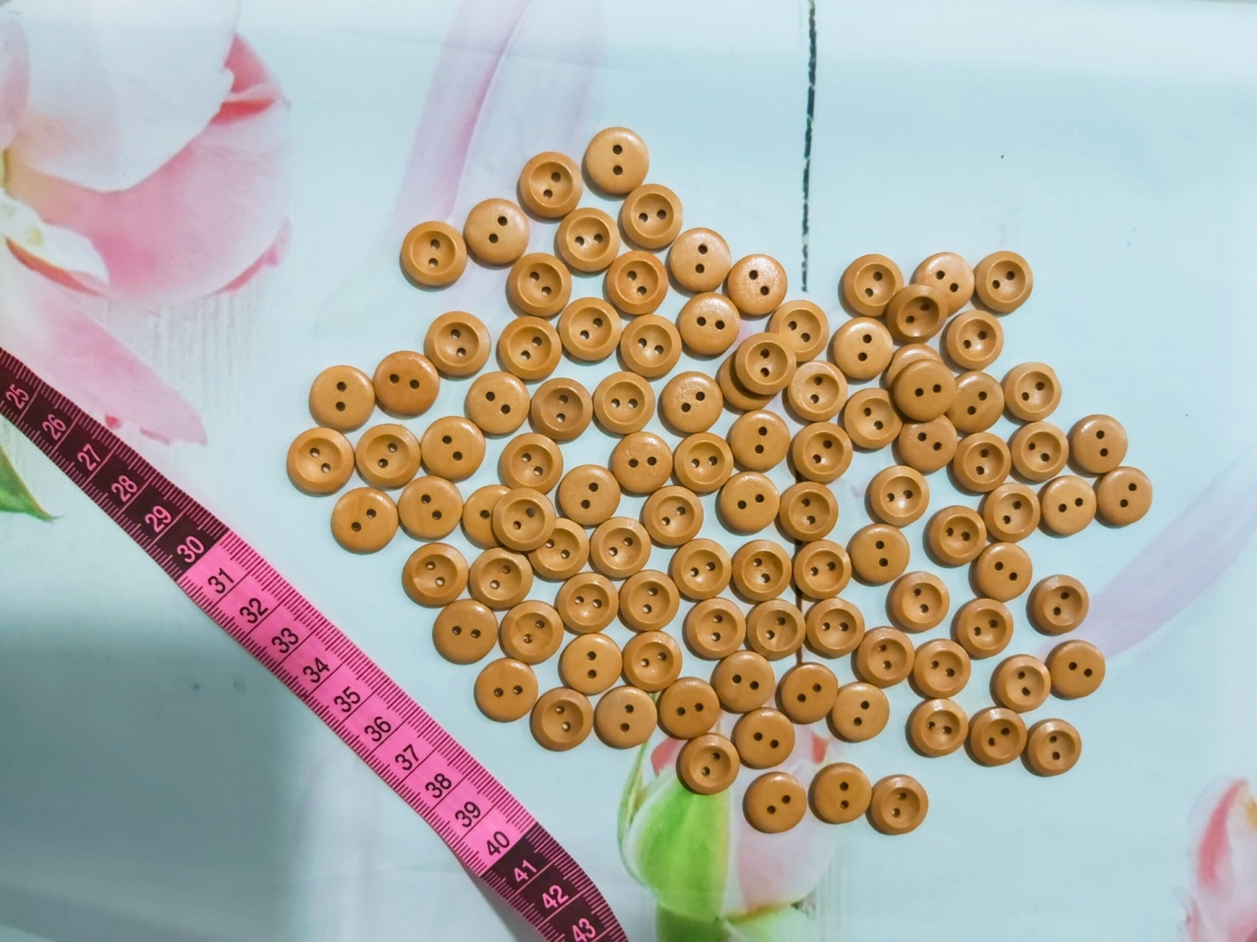 Set 5 Nút gỗ 2 lỗ 15mm màu gỗ trơn dùng kết áo váy, trang trí decor