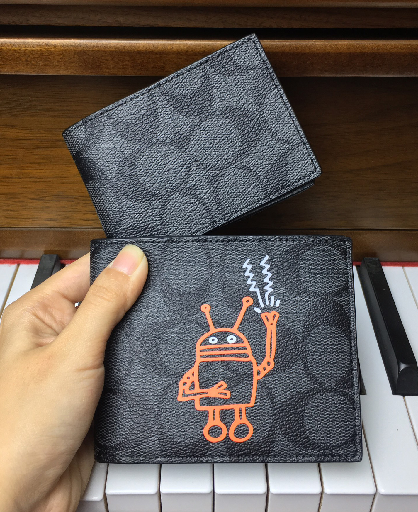 Ví coach nam double billfold 11945 logo c hình robot