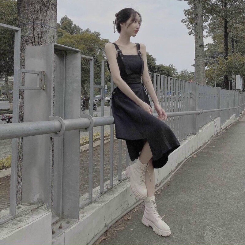 VÁY ĐEN XẺ +KHUY VUÔNG TT12