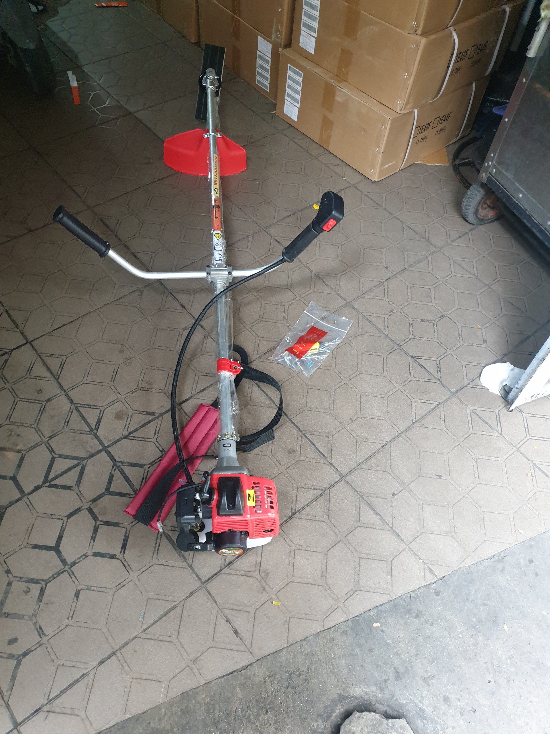 Máy cắt cỏ 2 thì 260, nòng 34ly. đủ phụ kiện