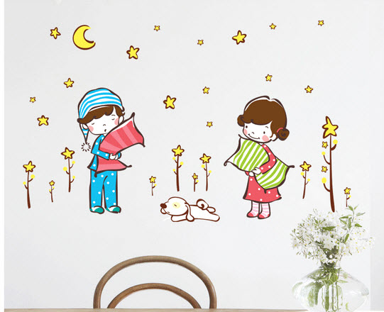 [HCM]DECAL DÁN TƯỜNG BÉ ÔM GỐI
