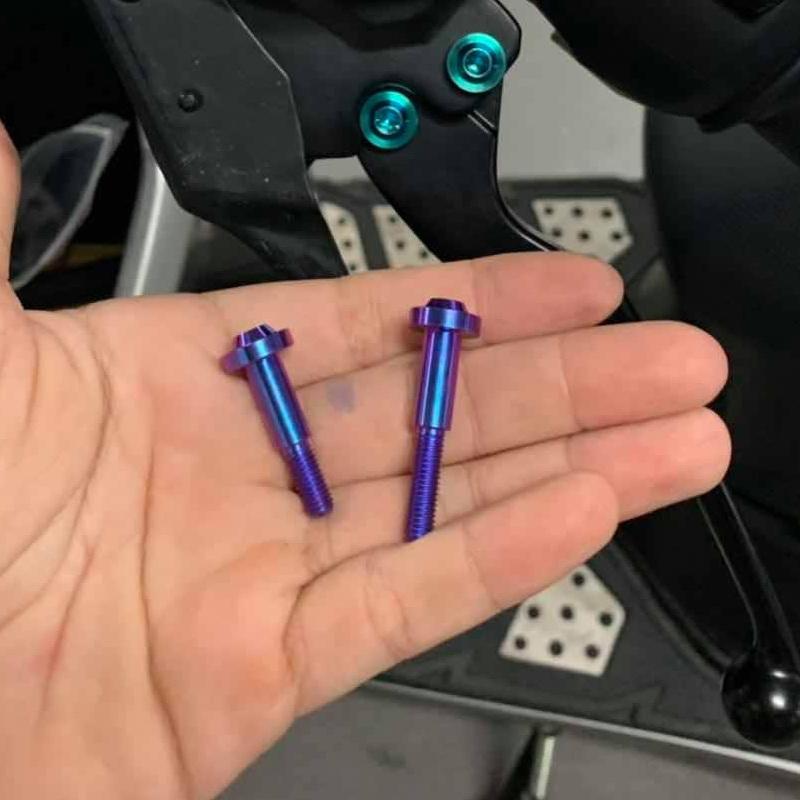 Ốc tay thắng bên trái titanium GR5 cho Vario, Click ( bộ 2 con )
