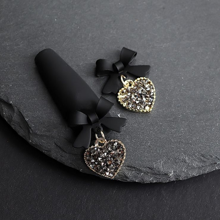 Charm Nơ Tim Đá Rắc Treo Rung Rinh Đính Móng