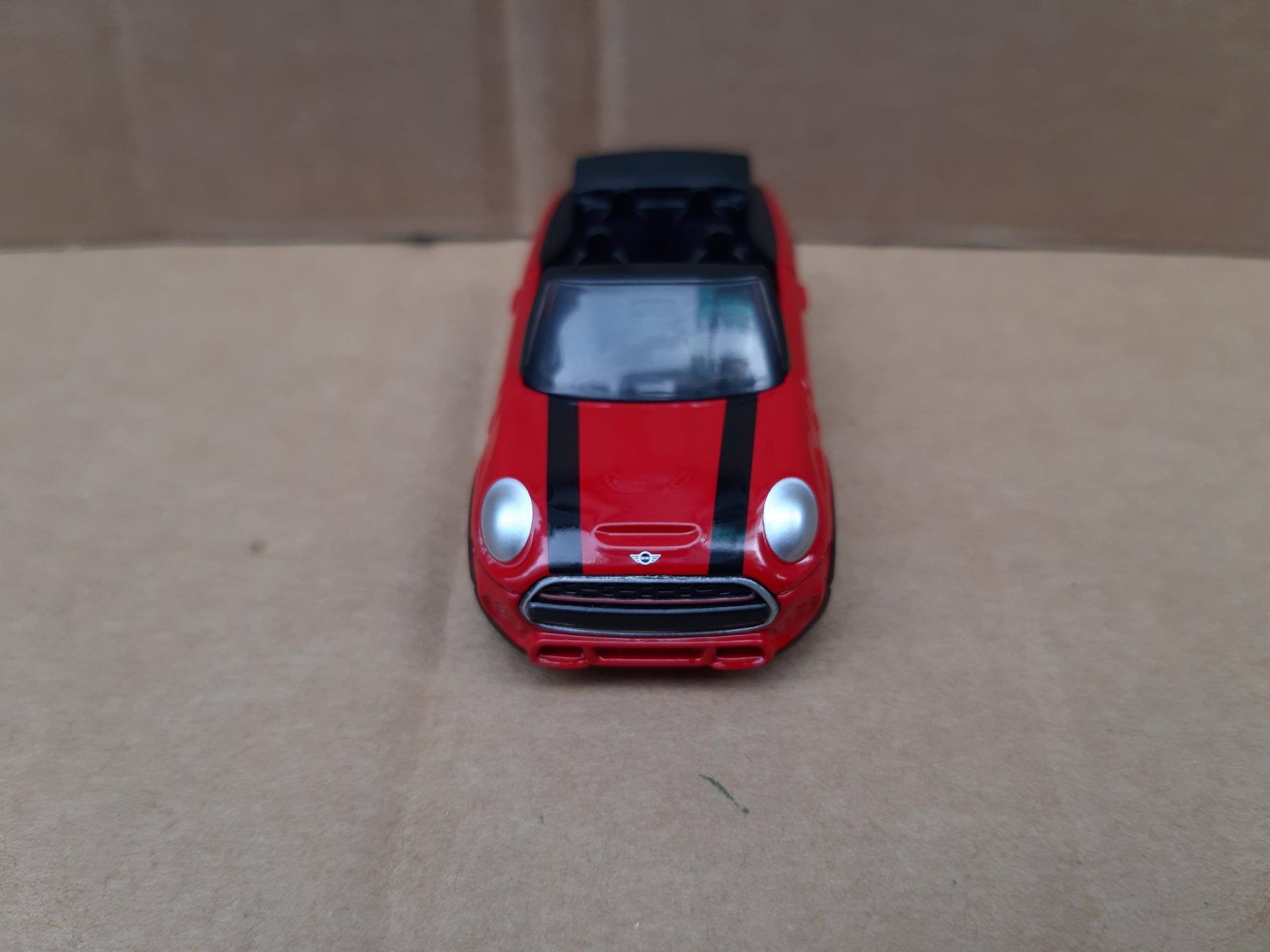 Xe mô hình Tomica - Xe Mini Cooper mui trần màu đỏ