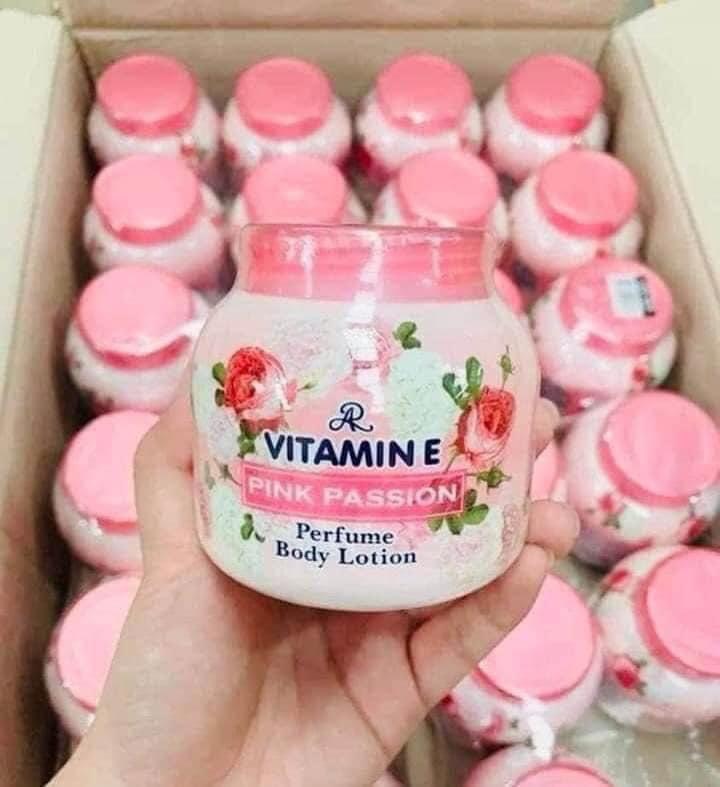 Hủ Dưỡng Thể Hương Nước Hoa AR Vitamin E PERFUME Body Lotion Thái Lan 200gram - Màu Hồng