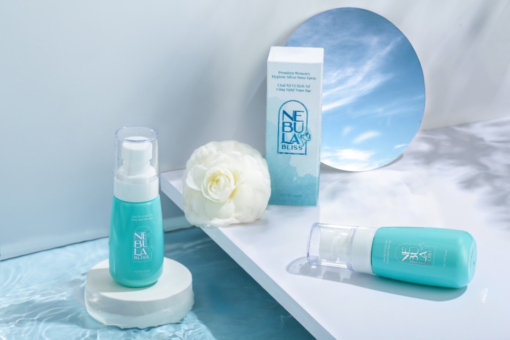 DUNG DỊCH VỆ SINH DẠNG XỊT NEBULA BLISS