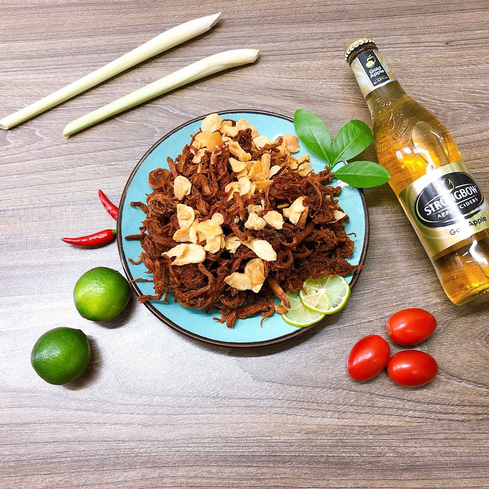 KHÔ HEO SẤY TỎI C&B HỘP 150G