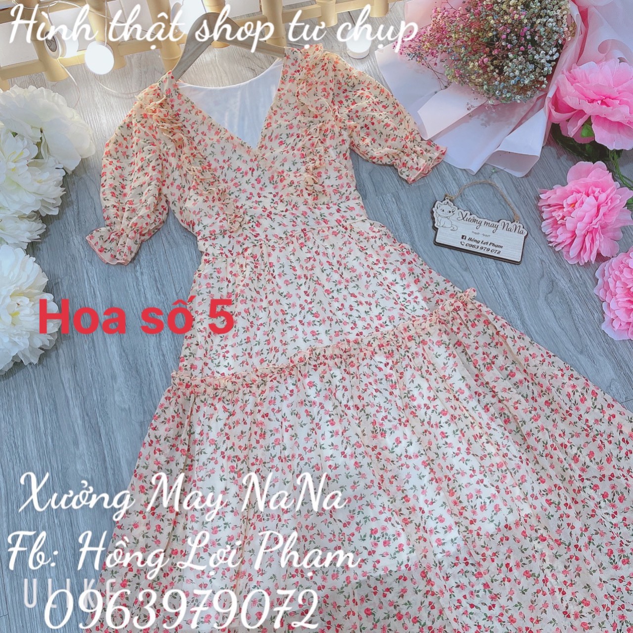 Đầm đắp chéo cổ v hoa nhí dễ thương
