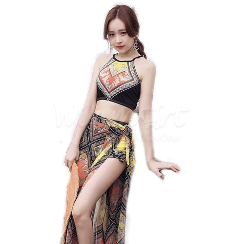 Bộ bikini áo yếm kèm khăn