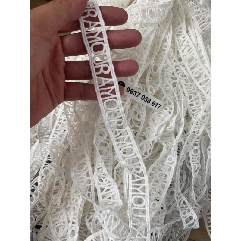 Ren viền ( ren cotton , ren chỉ ) . trang trí