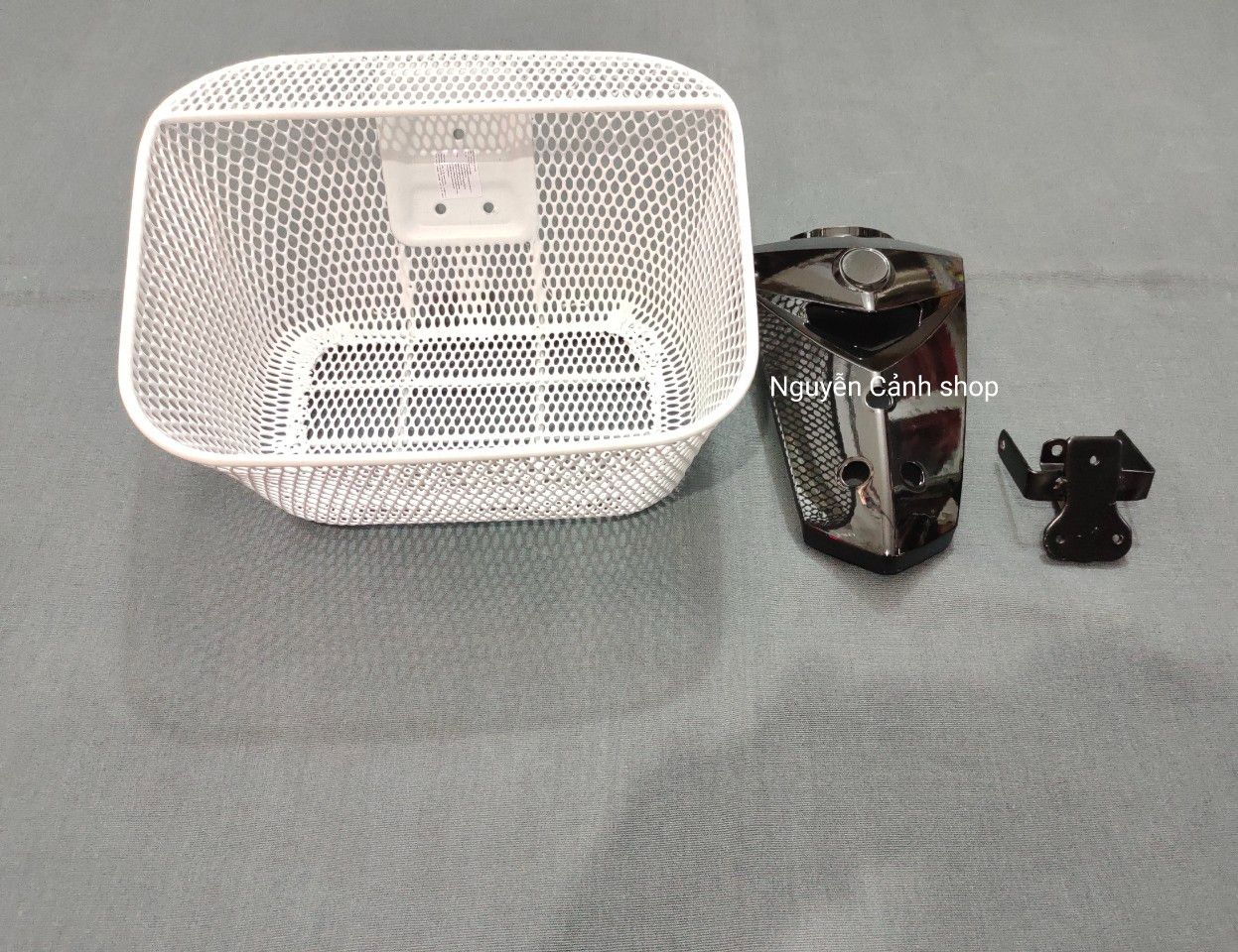 [HCM]rổ sirius spark  rổ màu trắng, kèm pas mặt nạ