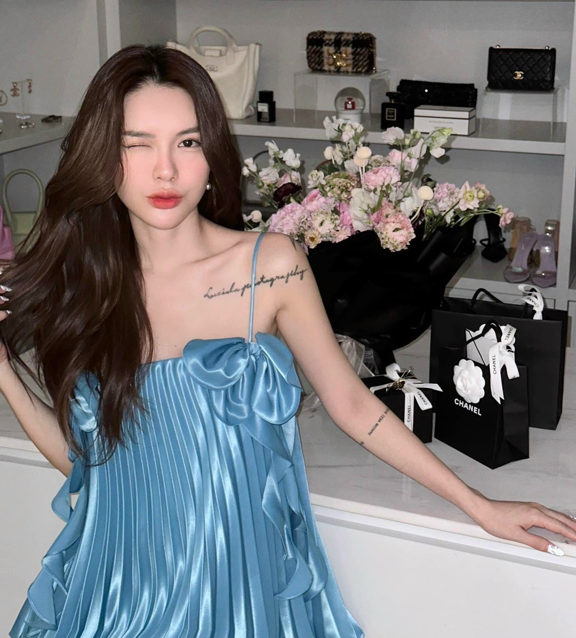 Đầm nữ đi tiệc thiết kế dập ly cổ vuông đính nơ chất lụa bóng cao cấp, đầm 2 dây babydoll, đàm hai dây dáng xòe nhẹ sexy, mẫu mới hottrend 2023