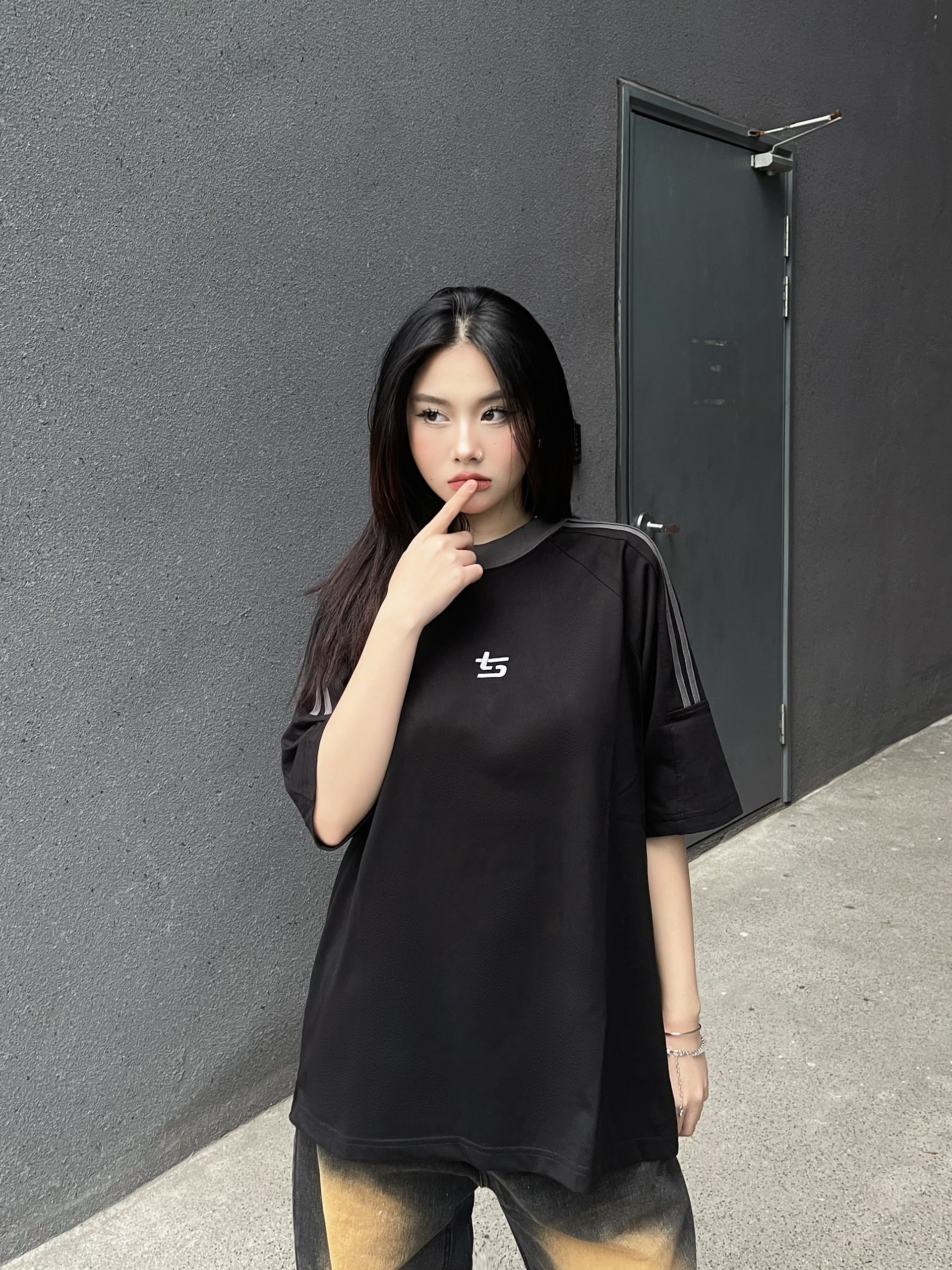 Áo Thun TSUN DualLine Tee - Đen - [UNISEX] - Thêu Logo