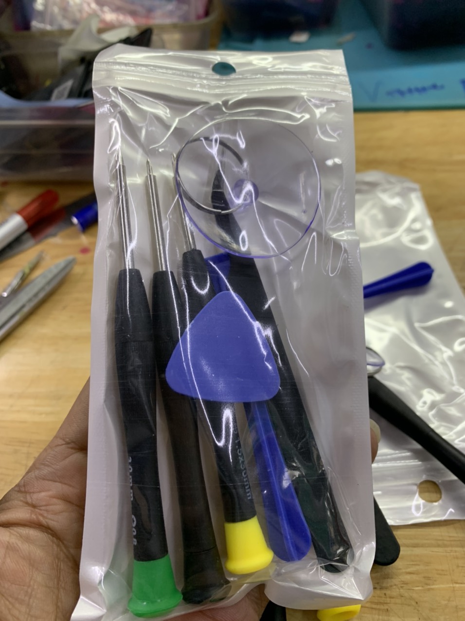 Bộ vít mở iphôn 5/6/7/8/x nhỏ gọn 7in1