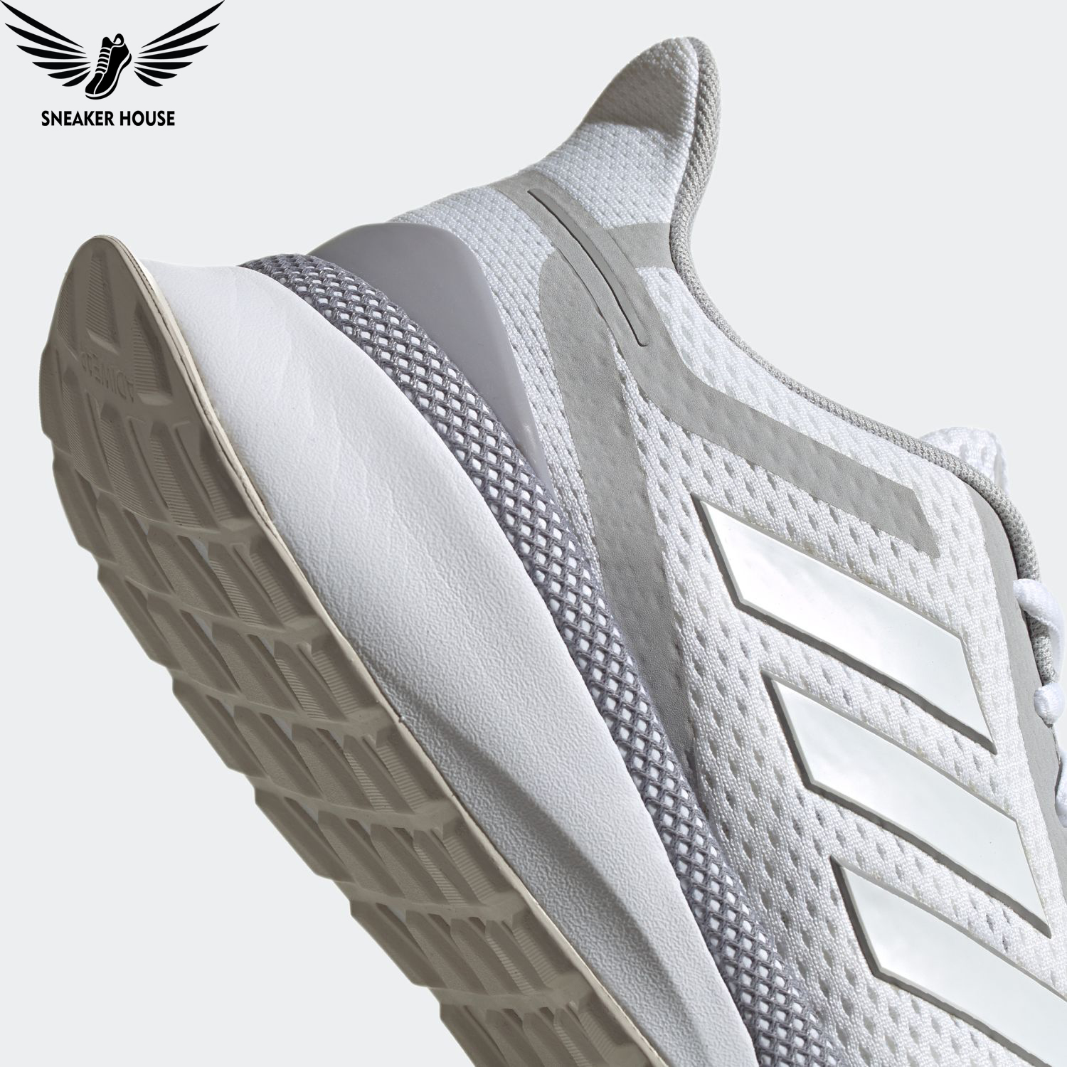 Giày thể thao chạy bộ Adidas Novan Run EE9266