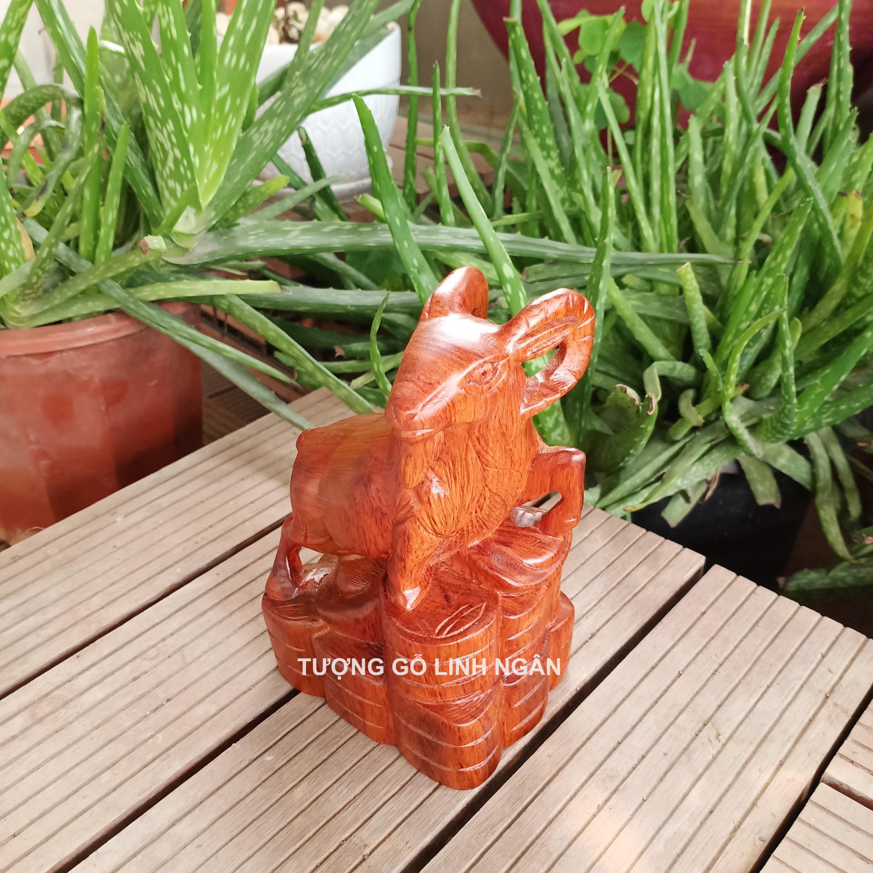 Tượng Dê gỗ hương (Cao 15, rộng 5, sâu 6 cm)