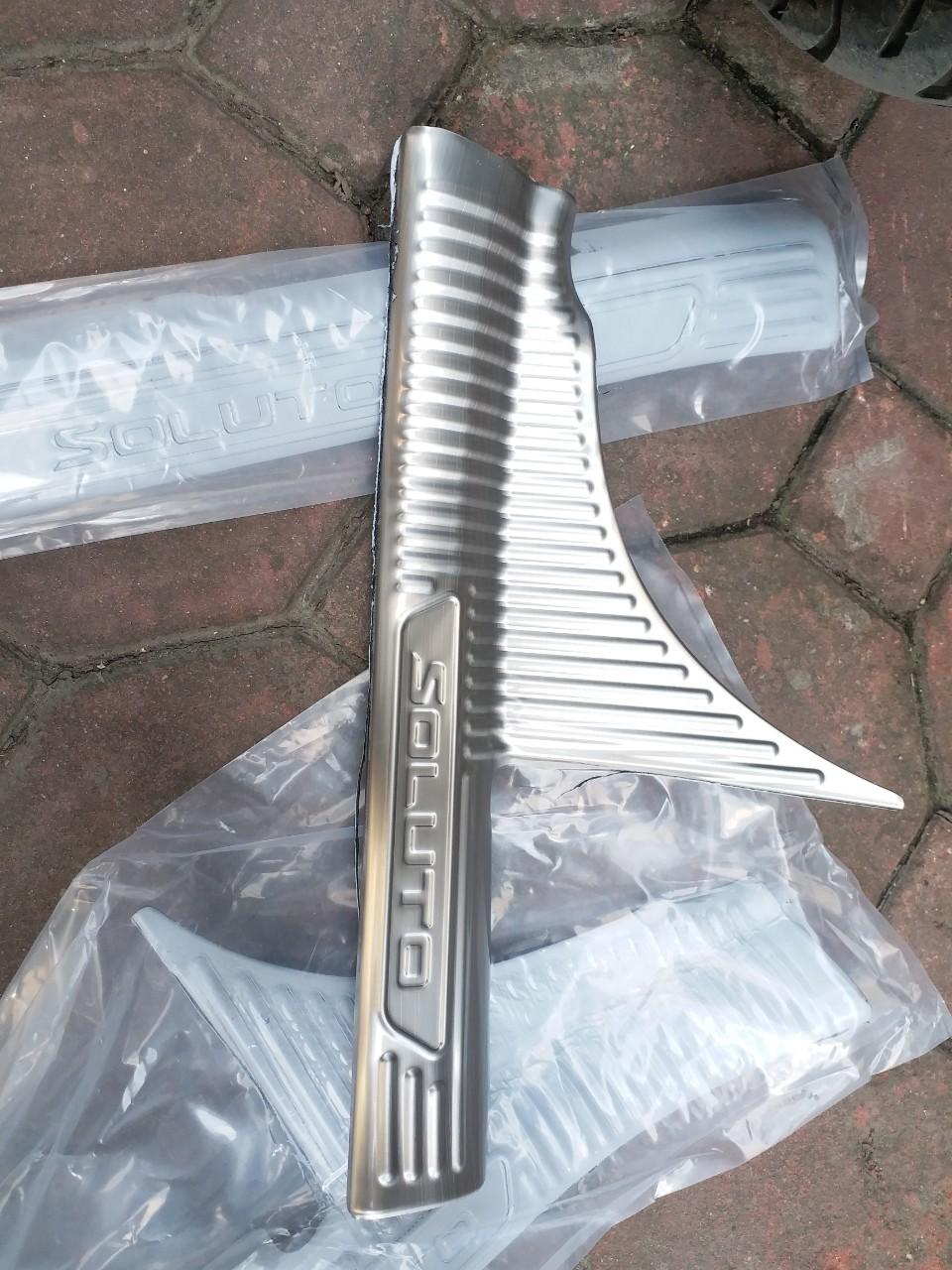 Ốp bậc trong INOX Kia Soluto