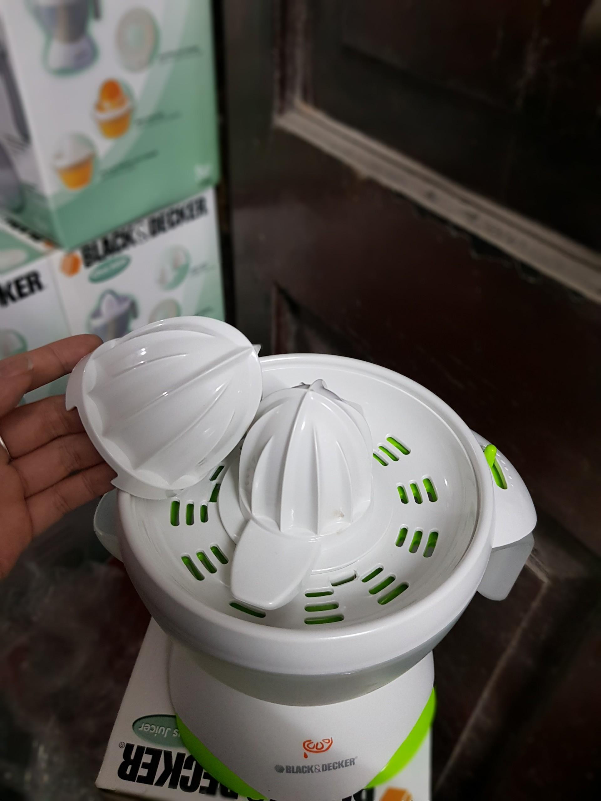 Máy vắt cam Black & Decker-CJ600 (Trắng)