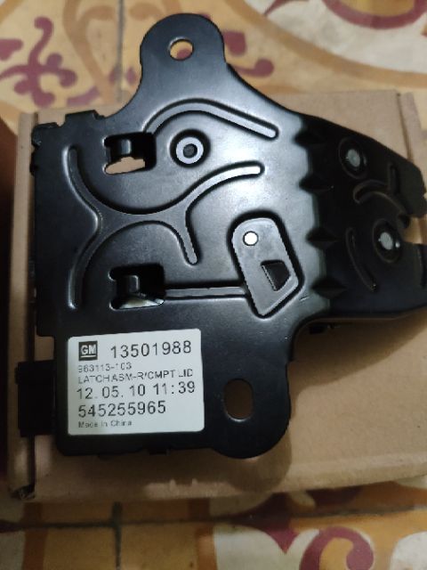 Cơ cấu khoá cốp Lacetti CDX Cruze