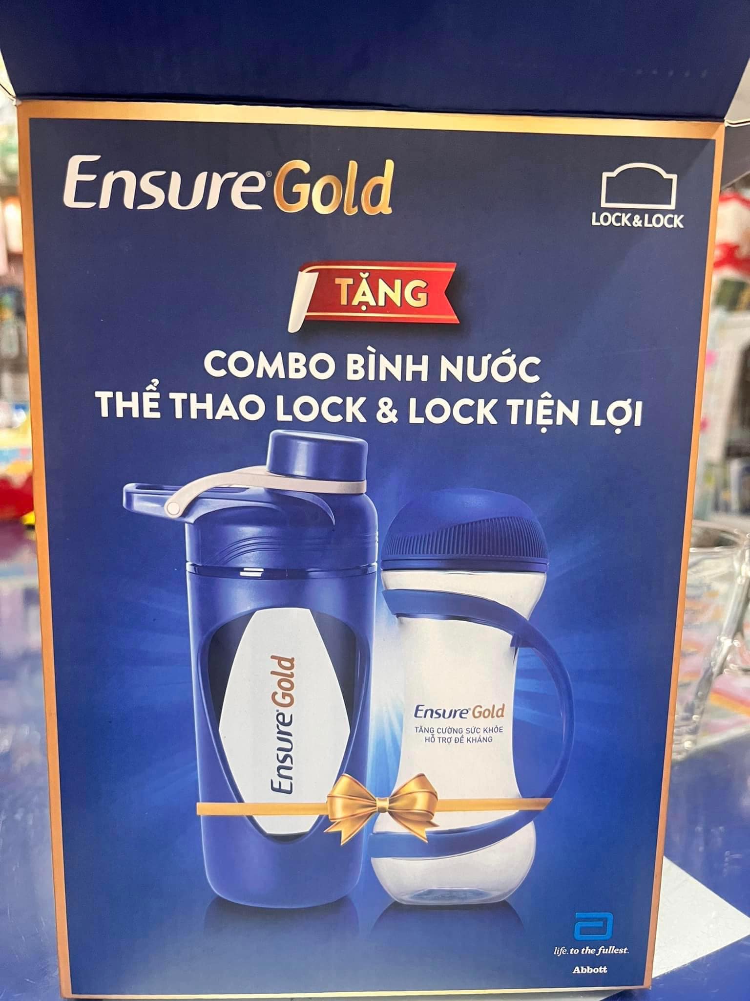 Combo bình nước thể thao + bình lắc lock & lock