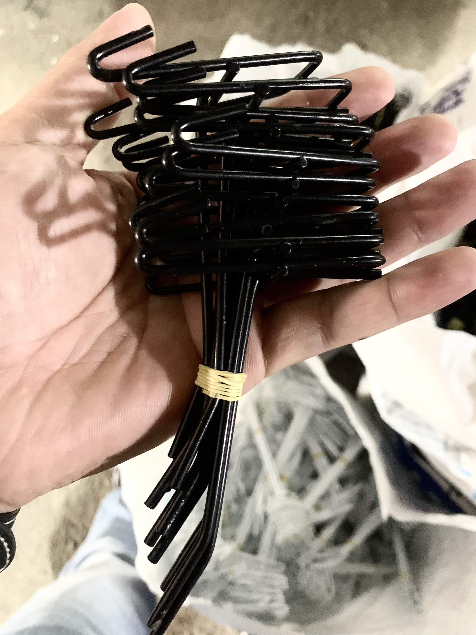 ( 50 Cái ) Móc treo đồ, tay cài lưới sơn tĩnh điện đủ cỡ