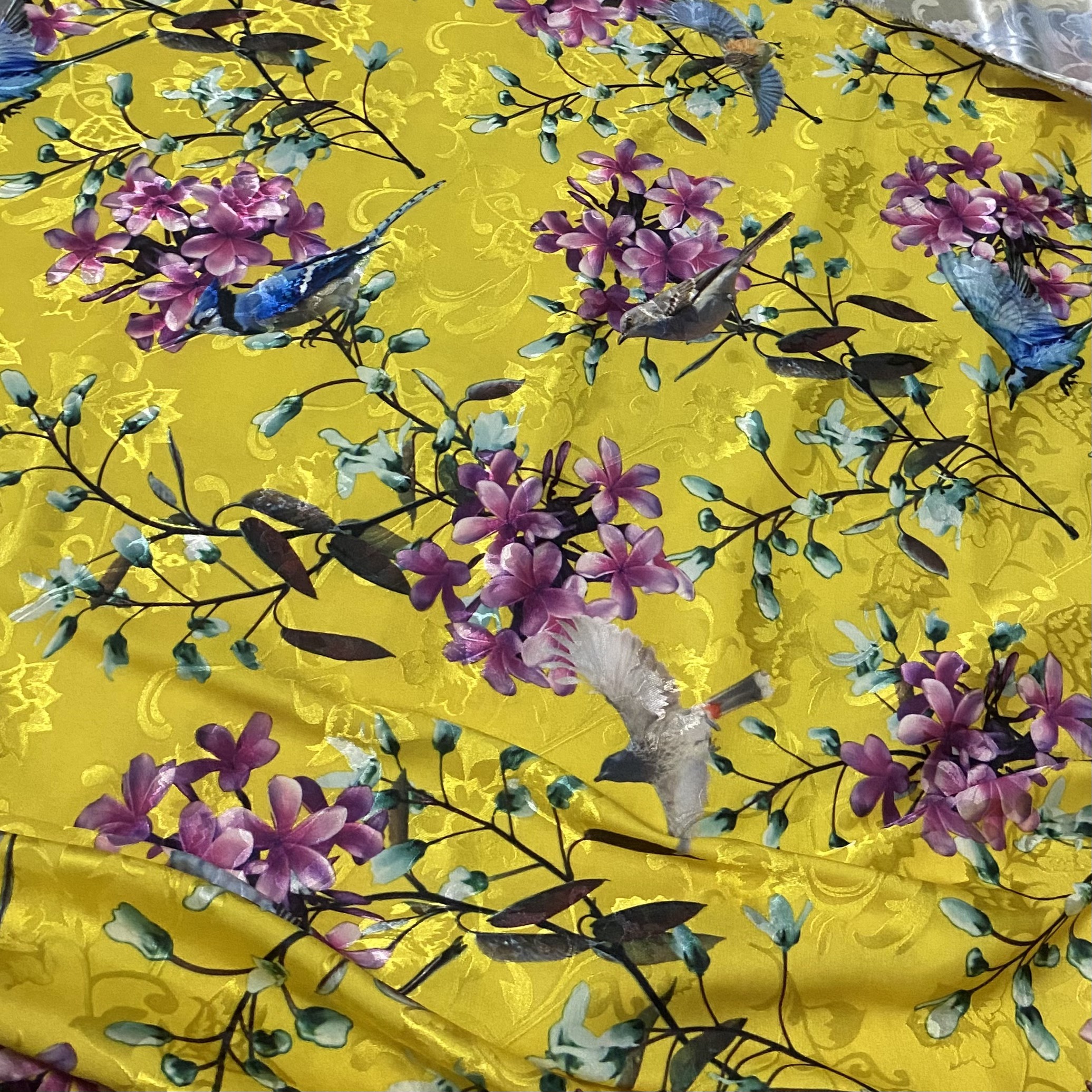 2m Vải Gấm Vàng Họa Tiết Cành Hoa