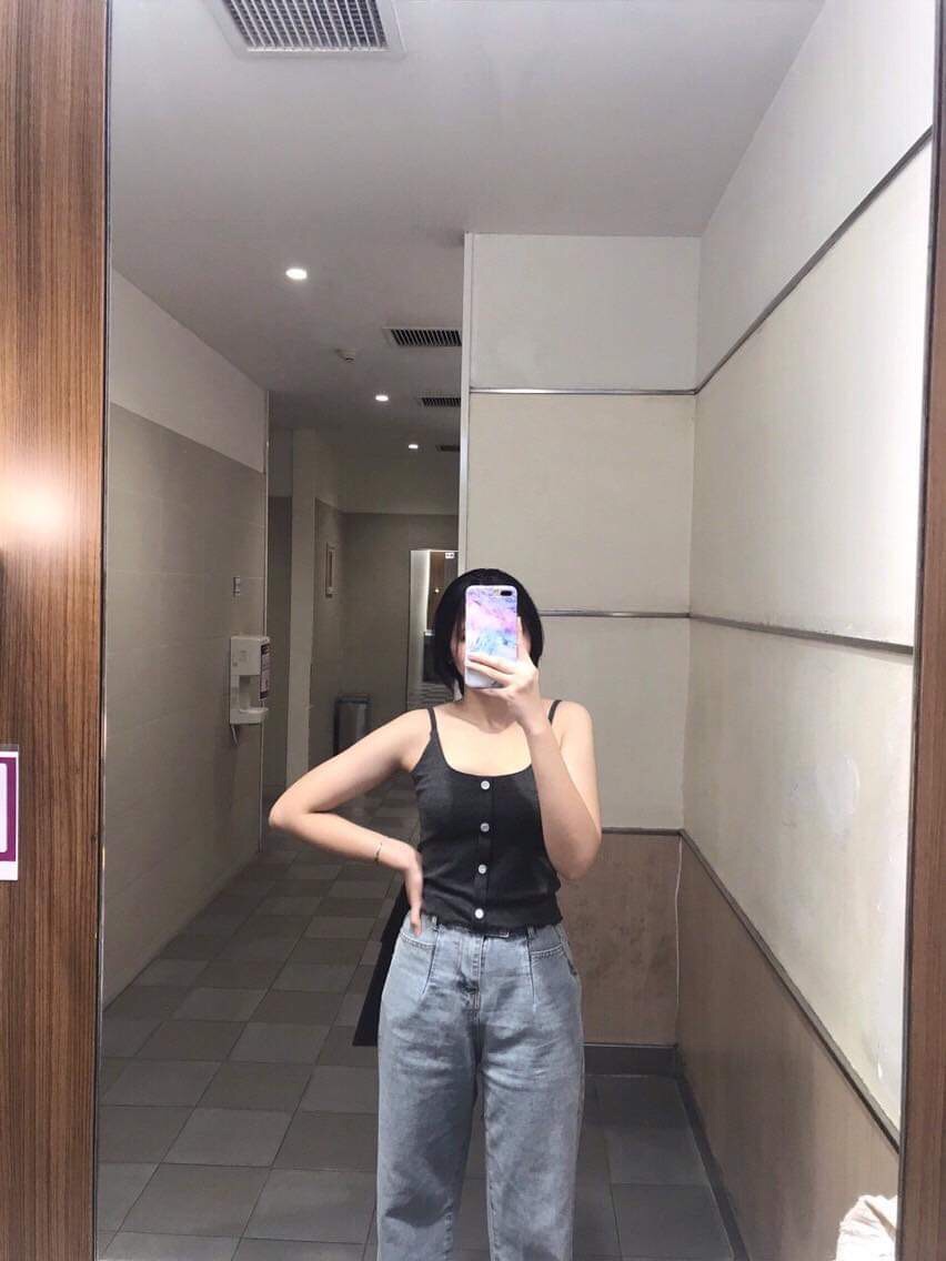 [HCM]Áo thun crop top hai dây có nút cực xinh 40k