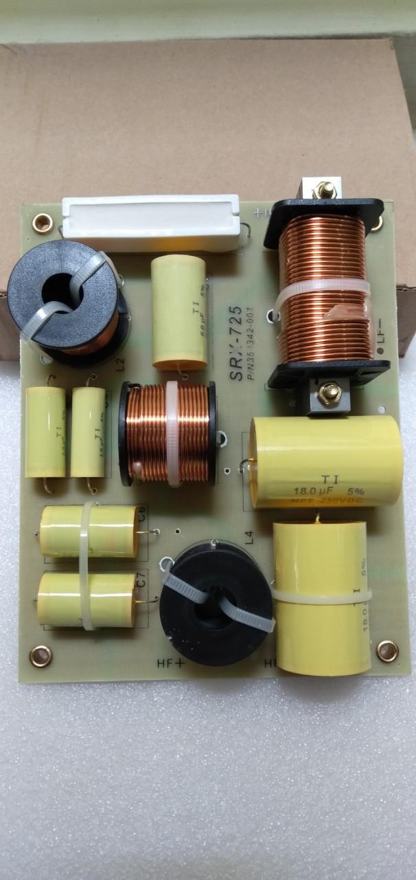 Mach phân tần loa srx-725