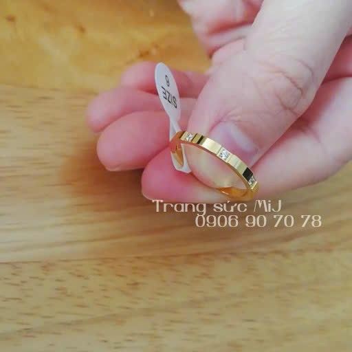 [GIÁ 1 CHIẾC] NHẪN TITAN ĐÍNH ĐÁ MẠ VÀNG ĐÍNH 3 VIÊN ĐÁ