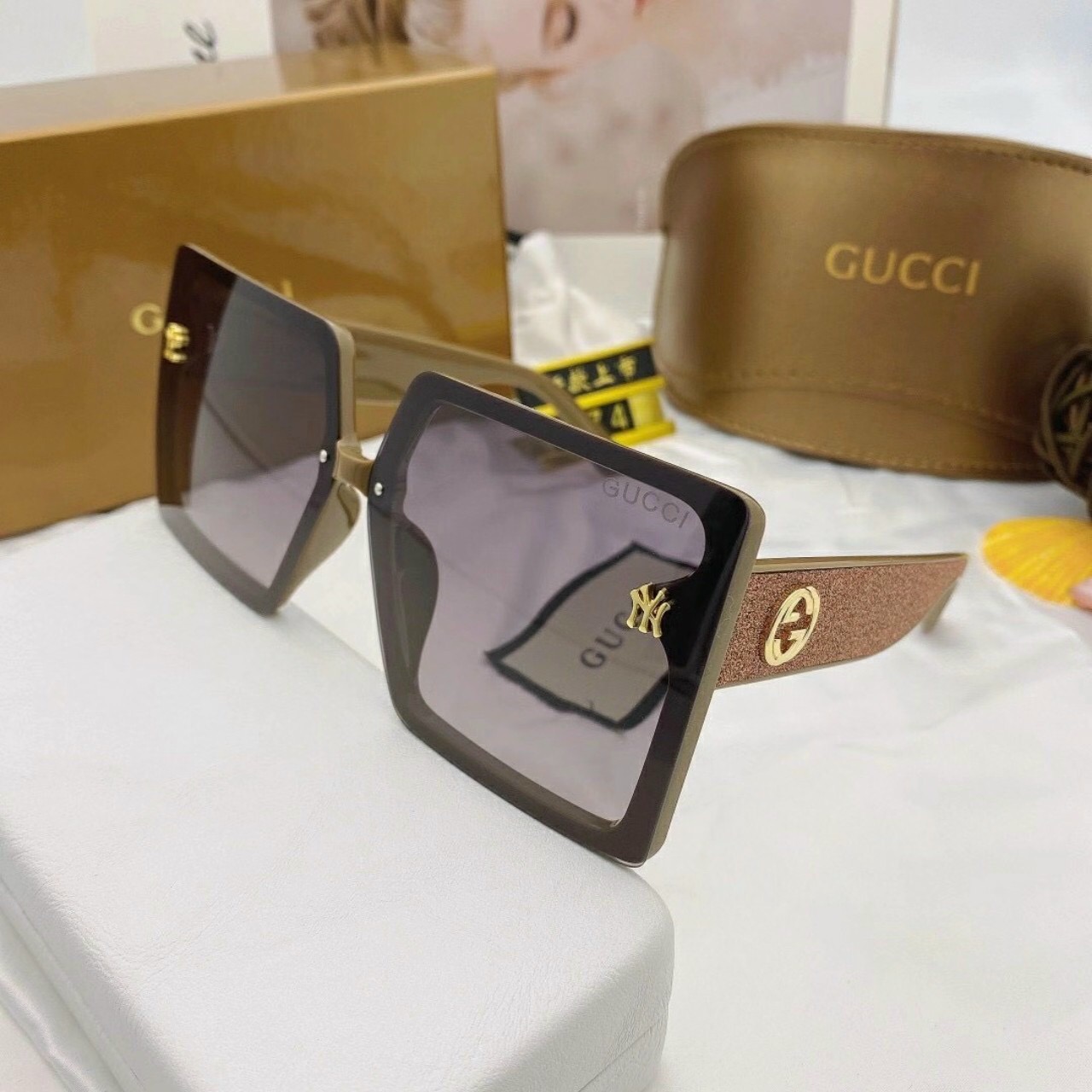 Kính thười trang GUCCI 574