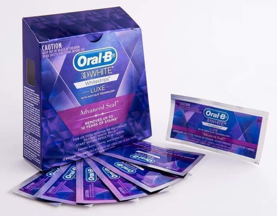 MIẾNG DÁN TẨY TRẮNG RĂNG ORAL B 3D WHITE