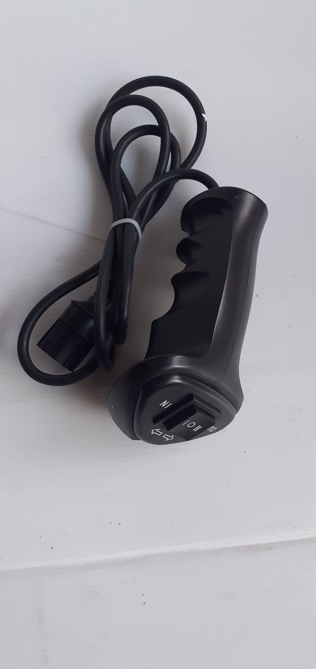 tời điện 12/24V ắc quy 6000Lbs