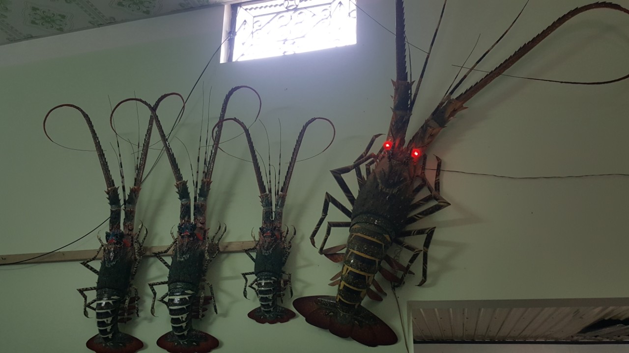 TÔM HÙM TRE MỸ NGHỆ