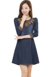 Đầm jean thêu họa tiết