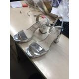 Giầy cao gót bạc xuất Anh
