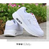 Giày sneaker nữ mang siêu nhẹ