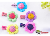 Kẹp tóc hoa len nhị chấm bi handmade cho bé KHLTE181 (mầu sắc bất kỳ)