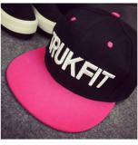 Nón (mũ) snapback lưỡi trai nữ Mầu đen lưỡi hồng cá tính(SB17-H)