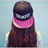 Nón snapback lưỡi trai nữ Mầu đen lưỡi hồng cá tính